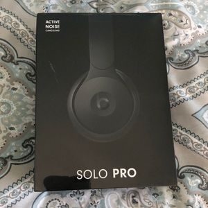 beats solo pro wireless headphones